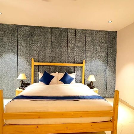 V Hotels And Resorts Chirala Exterior foto