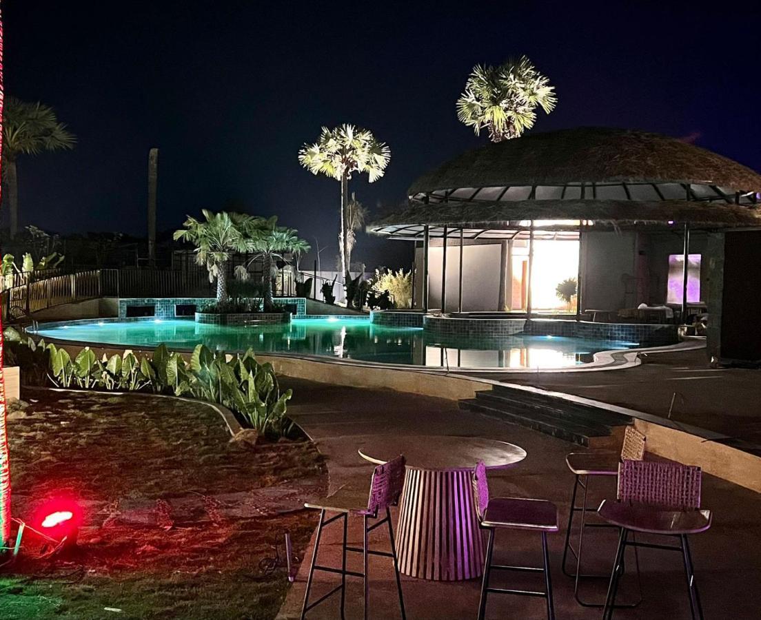 V Hotels And Resorts Chirala Exterior foto